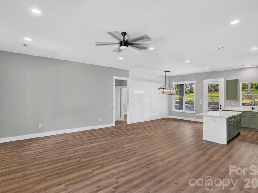 68 Point Hope Lane, Hendersonville, NC 28792.  MLS# CAR4405711, YatesRealty ID 39526. 