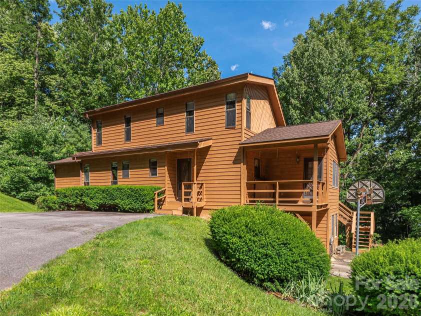 1575 Red Maple Drive, Waynesville, NC 28785.  MLS# CAR4397209, YatesRealty ID 39528. 