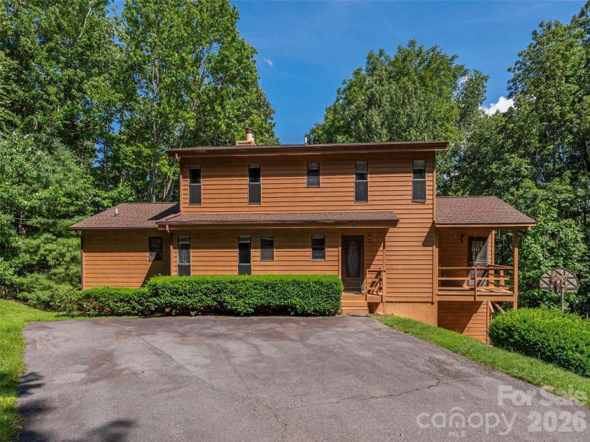 1575 Red Maple Drive, Waynesville, NC 28785.  MLS# CAR4397209, YatesRealty ID 39528. 