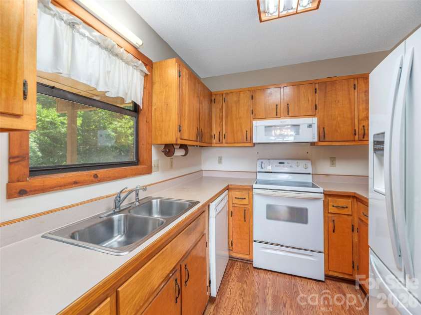 1575 Red Maple Drive, Waynesville, NC 28785.  MLS# CAR4397209, YatesRealty ID 39528. 