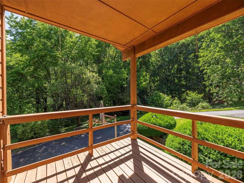 1575 Red Maple Drive, Waynesville, NC 28785.  MLS# CAR4397209, YatesRealty ID 39528. 