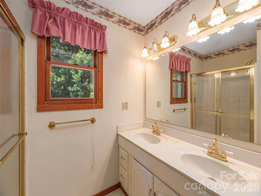 1575 Red Maple Drive, Waynesville, NC 28785.  MLS# CAR4397209, YatesRealty ID 39528. 