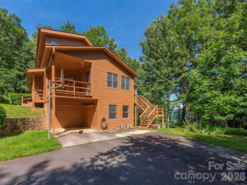 1575 Red Maple Drive, Waynesville, NC 28785.  MLS# CAR4397209, YatesRealty ID 39528. 