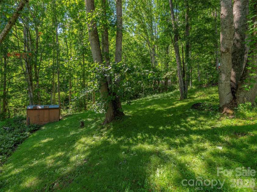 1575 Red Maple Drive, Waynesville, NC 28785.  MLS# CAR4397209, YatesRealty ID 39528. 