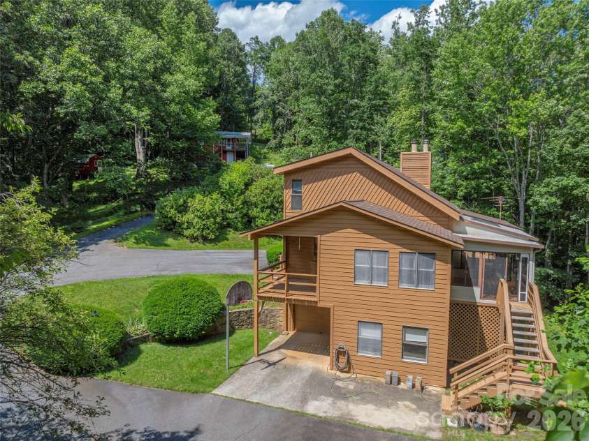 1575 Red Maple Drive, Waynesville, NC 28785.  MLS# CAR4397209, YatesRealty ID 39528. 