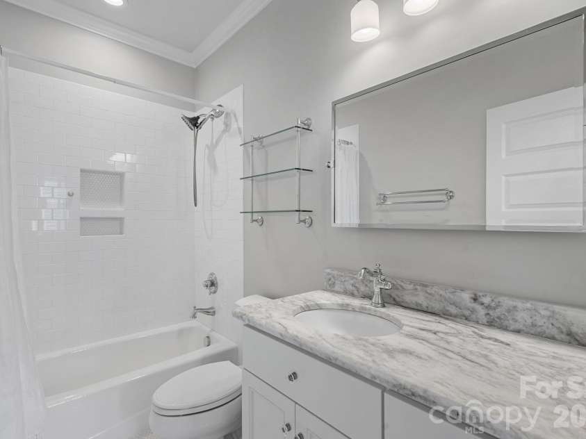 630 James Alexander Way, Davidson, NC 28036.  MLS# CAR4400382, YatesRealty ID 39529. 