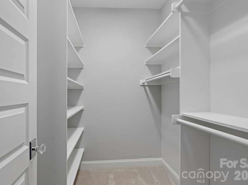 630 James Alexander Way, Davidson, NC 28036.  MLS# CAR4400382, YatesRealty ID 39529. 