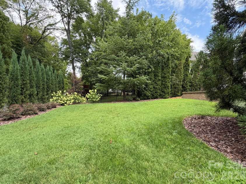 630 James Alexander Way, Davidson, NC 28036.  MLS# CAR4400382, YatesRealty ID 39529. 