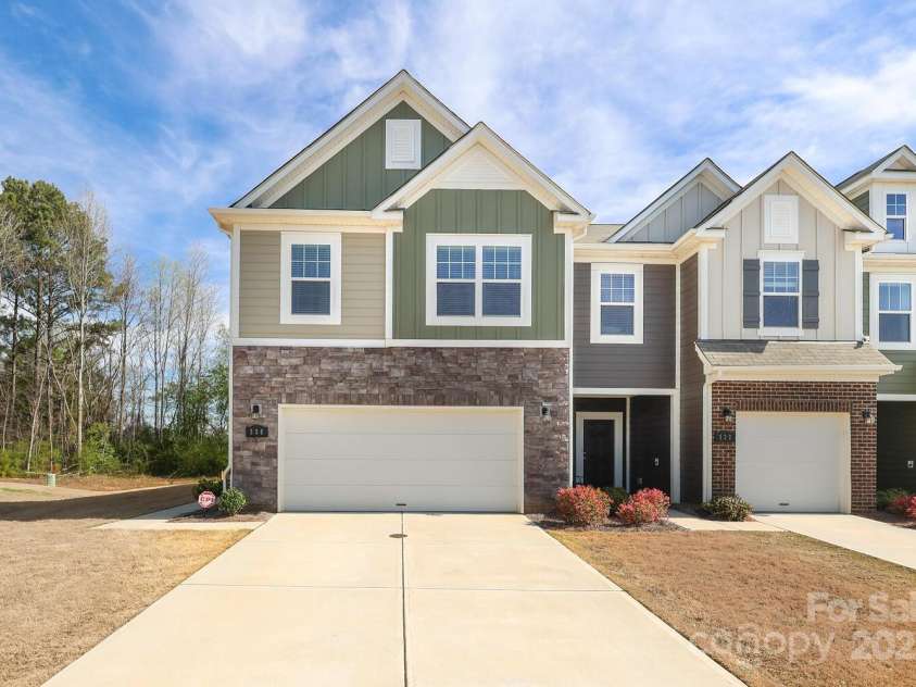 336 Abington Street, Matthews, NC 28104.  MLS# CAR4234511, YatesRealty ID 3953. 