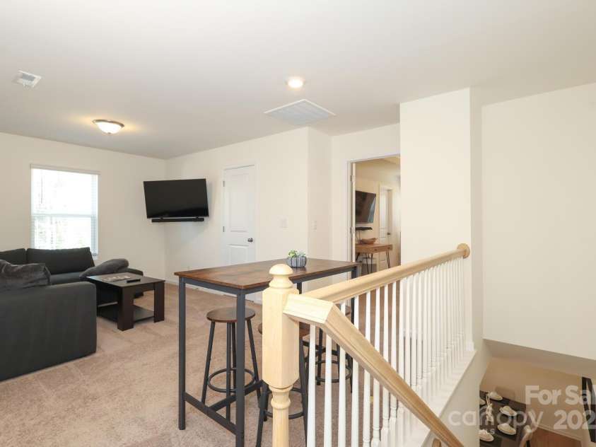 336 Abington Street, Matthews, NC 28104.  MLS# CAR4234511, YatesRealty ID 3953. Loft