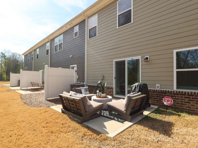 336 Abington Street, Matthews, NC 28104.  MLS# CAR4234511, YatesRealty ID 3953. Patio