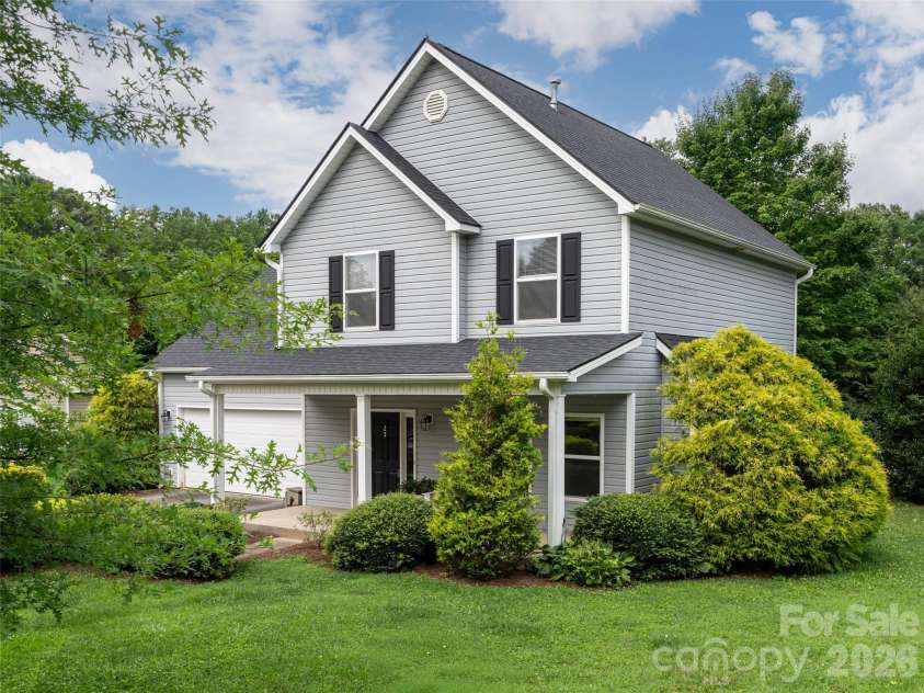 23 Scottish Circle, Asheville, NC 28803.  MLS# CAR4405916, YatesRealty ID 39530. 