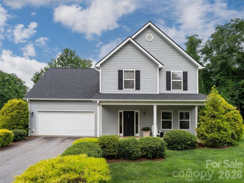 23 Scottish Circle, Asheville, NC 28803.  MLS# CAR4405916, YatesRealty ID 39530. 