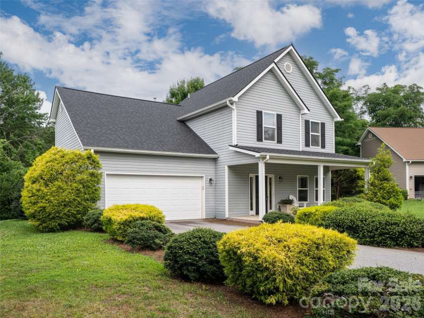 23 Scottish Circle, Asheville, NC 28803.  MLS# CAR4405916, YatesRealty ID 39530. 