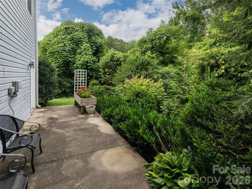 23 Scottish Circle, Asheville, NC 28803.  MLS# CAR4405916, YatesRealty ID 39530. 