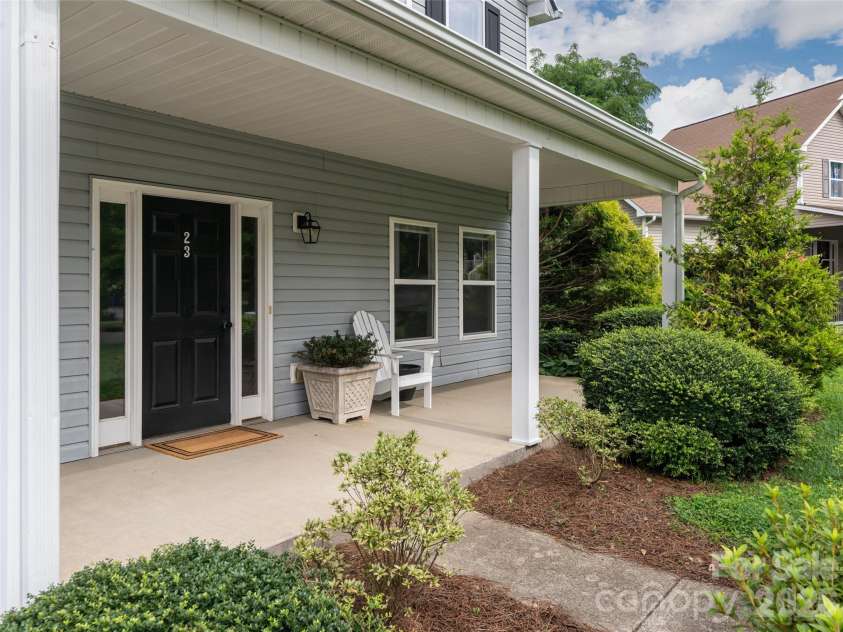 23 Scottish Circle, Asheville, NC 28803.  MLS# CAR4405916, YatesRealty ID 39530. 