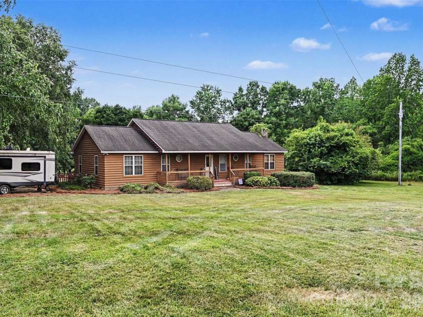 3999 Fincher Road, Matthews, NC 28104.  MLS# CAR4403875, YatesRealty ID 39532. 