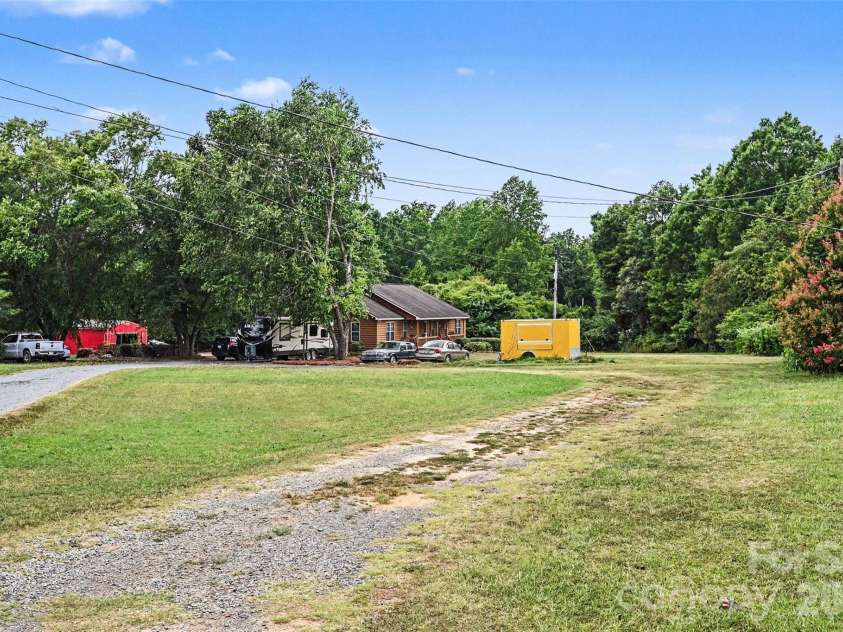 3999 Fincher Road, Matthews, NC 28104.  MLS# CAR4403875, YatesRealty ID 39532. 