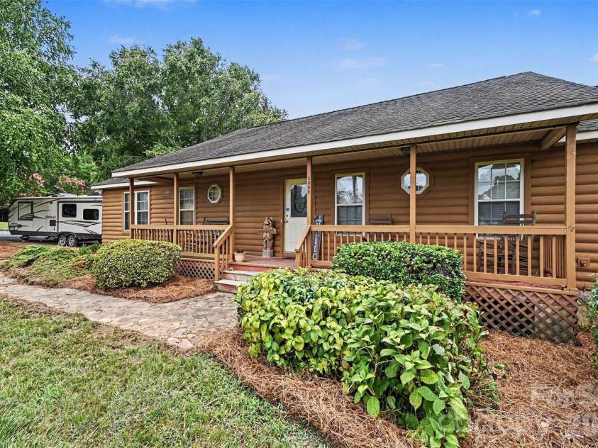 3999 Fincher Road, Matthews, NC 28104.  MLS# CAR4403875, YatesRealty ID 39532. 