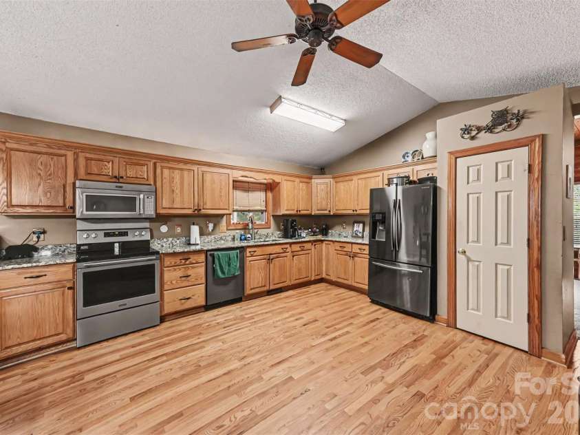 3999 Fincher Road, Matthews, NC 28104.  MLS# CAR4403875, YatesRealty ID 39532. 