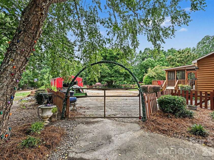 3999 Fincher Road, Matthews, NC 28104.  MLS# CAR4403875, YatesRealty ID 39532. 