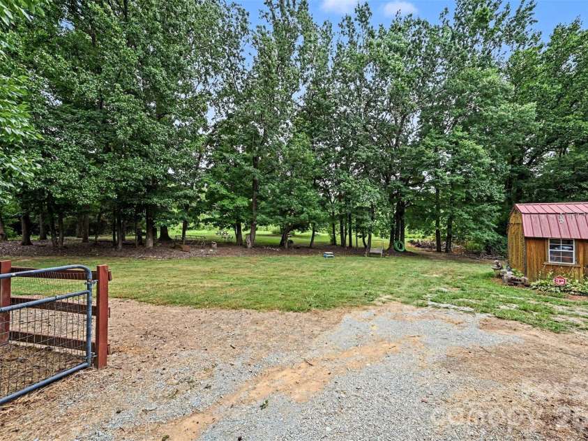 3999 Fincher Road, Matthews, NC 28104.  MLS# CAR4403875, YatesRealty ID 39532. 