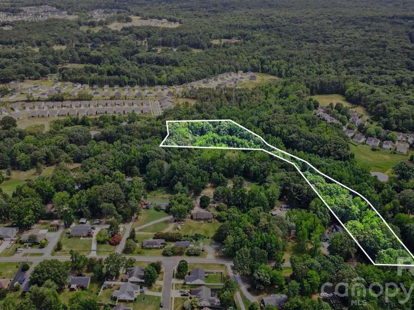 3999 Fincher Road, Matthews, NC 28104.  MLS# CAR4403875, YatesRealty ID 39532. 