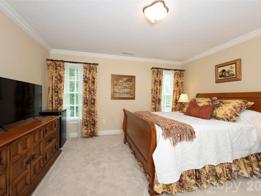 310 James Way, Bermuda Run, NC 27006.  MLS# CAR4406410, YatesRealty ID 39534. 3rd Bedroom