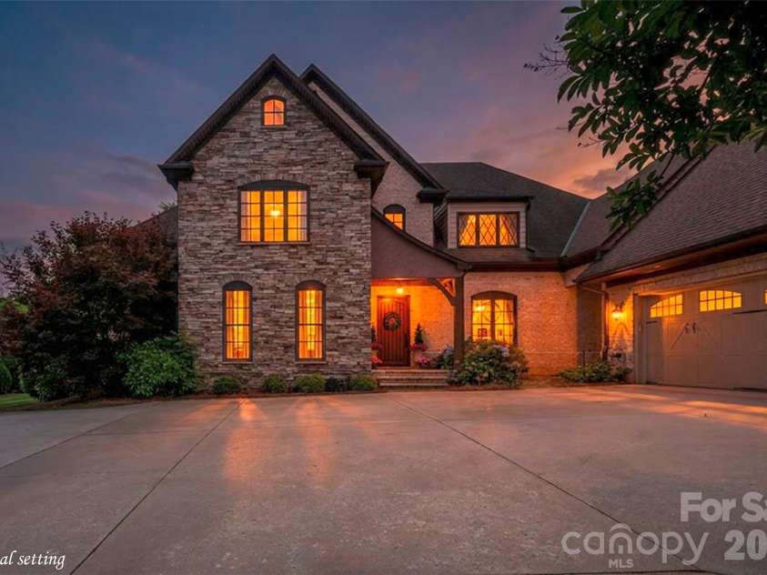 310 James Way, Bermuda Run, NC 27006.  MLS# CAR4406410, YatesRealty ID 39534. 