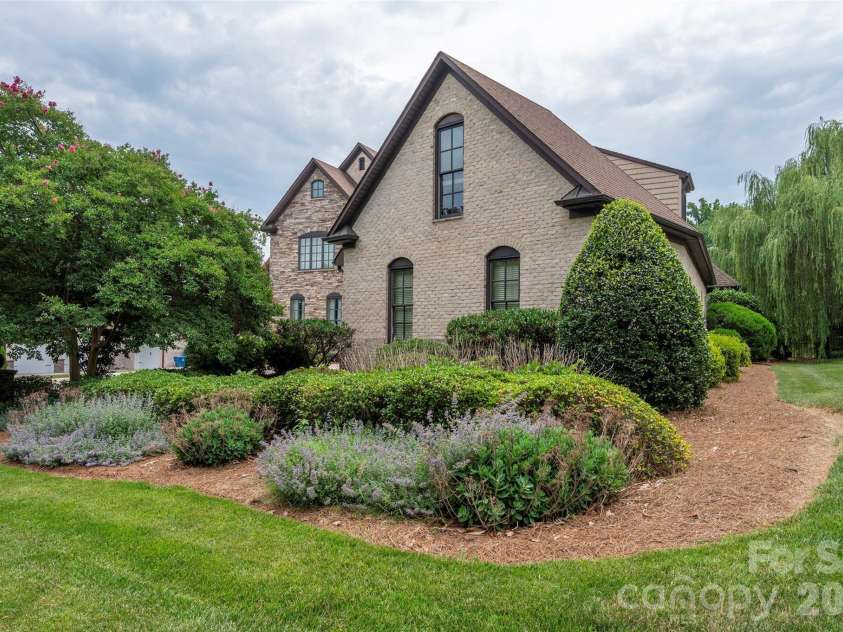 310 James Way, Bermuda Run, NC 27006.  MLS# CAR4406410, YatesRealty ID 39534. 
