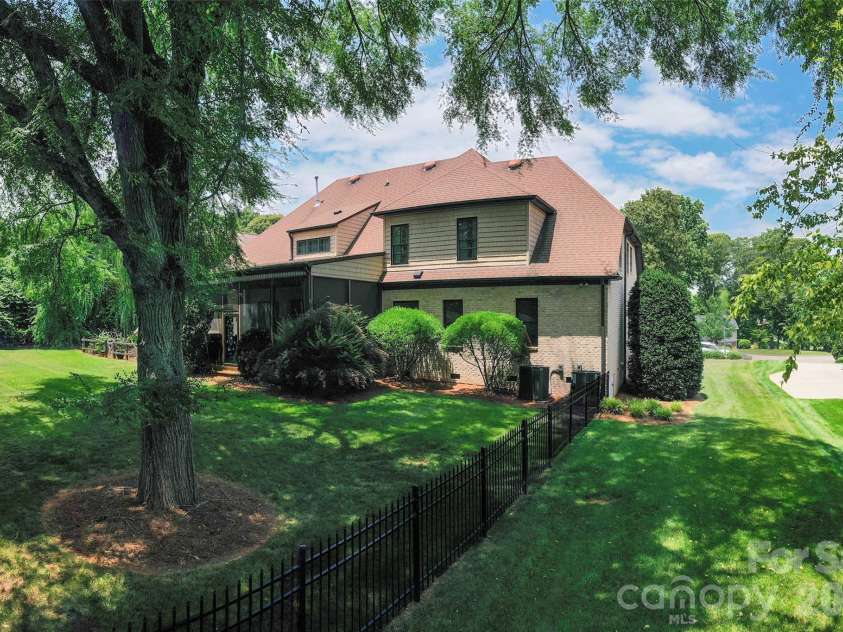 310 James Way, Bermuda Run, NC 27006.  MLS# CAR4406410, YatesRealty ID 39534. Fenced Backyard
