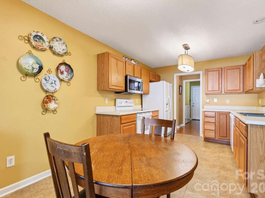 171 Running Briar Road, Fletcher, NC 28732.  MLS# CAR4403856, YatesRealty ID 39536. Est in kitchen