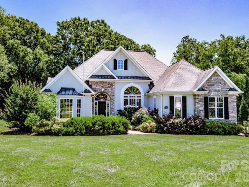 131 Gibbs Road, Mooresville, NC 28117.  MLS# CAR4387694, YatesRealty ID 39537. Custom Home