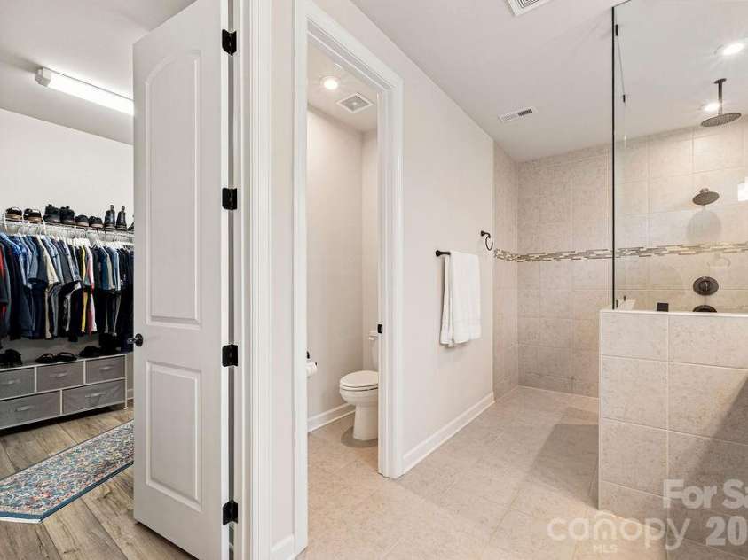 9427 Liberty Hill Drive, Charlotte, NC 28227.  MLS# CAR4406452, YatesRealty ID 39538. 