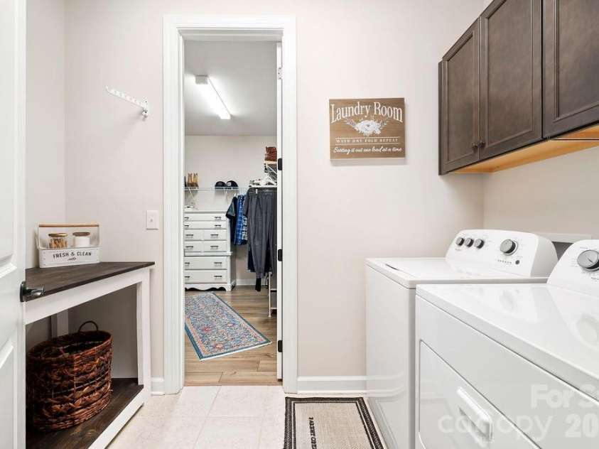 9427 Liberty Hill Drive, Charlotte, NC 28227.  MLS# CAR4406452, YatesRealty ID 39538. 
