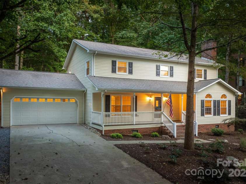 1026 Wellington Court, Lenoir, NC 28645.  MLS# CAR4296035, YatesRealty ID 3954. 