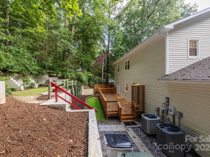 1026 Wellington Court, Lenoir, NC 28645.  MLS# CAR4296035, YatesRealty ID 3954. 