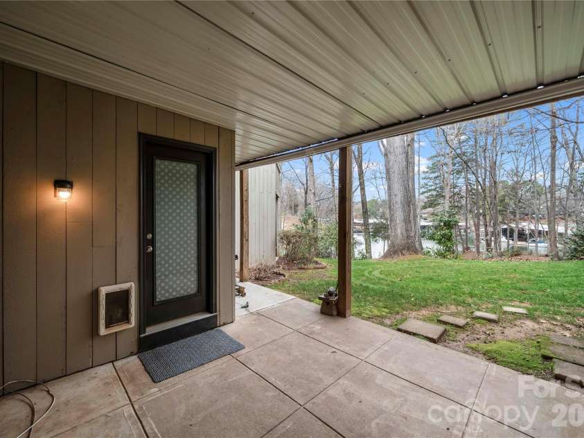 215 Riverview Terrace, Clover, SC 29710.  MLS# CAR4353494, YatesRealty ID 3954. Downstairs patio