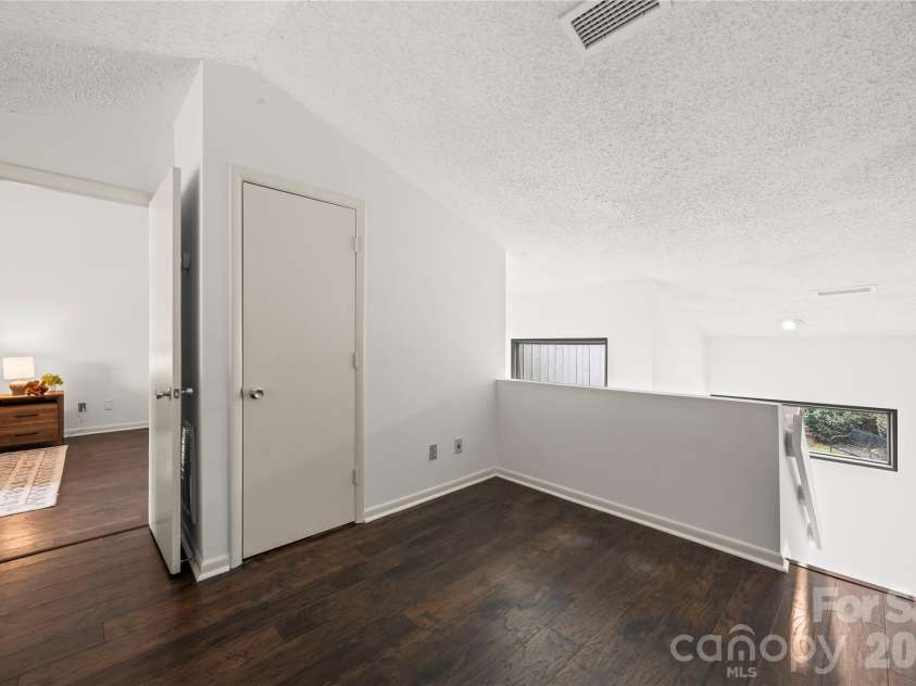215 Riverview Terrace, Clover, SC 29710.  MLS# CAR4353494, YatesRealty ID 3954. Loft 