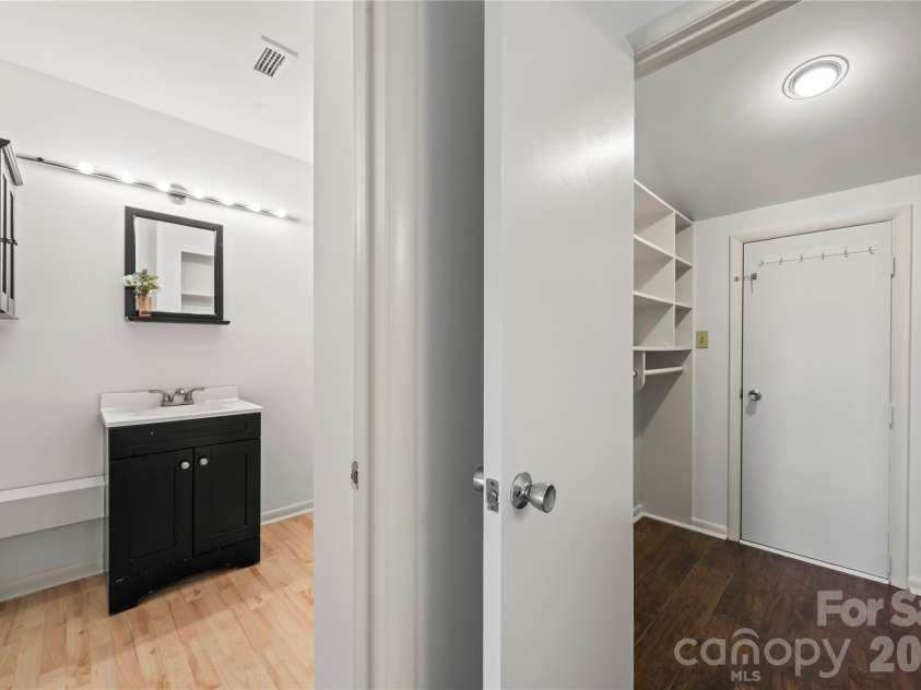 215 Riverview Terrace, Clover, SC 29710.  MLS# CAR4353494, YatesRealty ID 3954. Primary bathroom/ closet