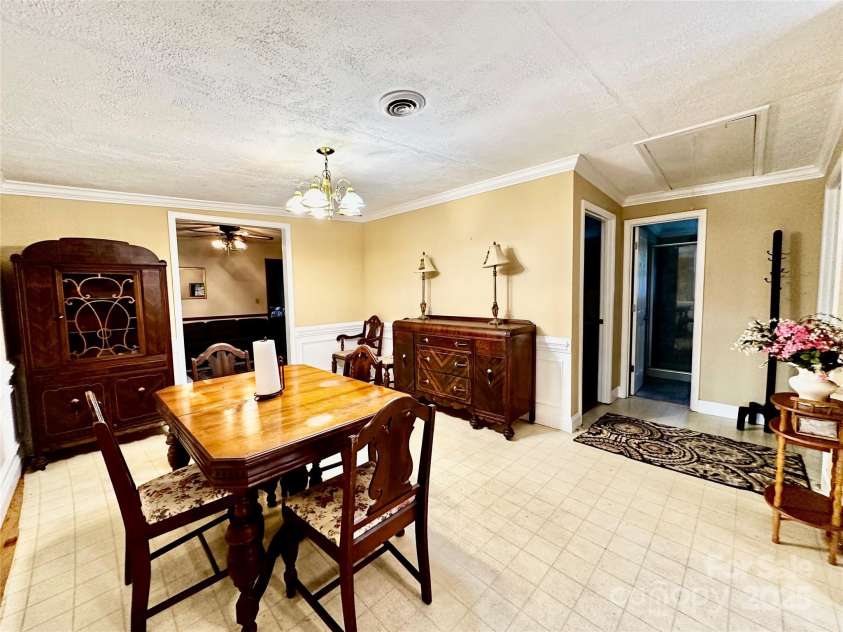 518 Valley 1 Drive, Winnsboro, SC 29180.  MLS# CAR4196758, YatesRealty ID 3954. 