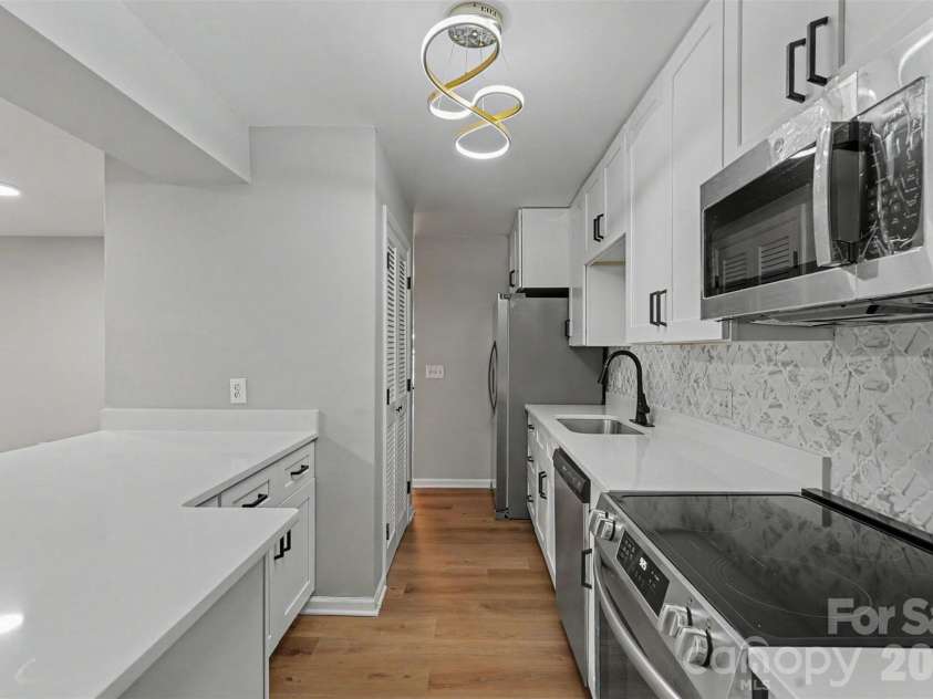 6260 Rosecroft Drive, Charlotte, NC 28215.  MLS# CAR4407169, YatesRealty ID 39540. 