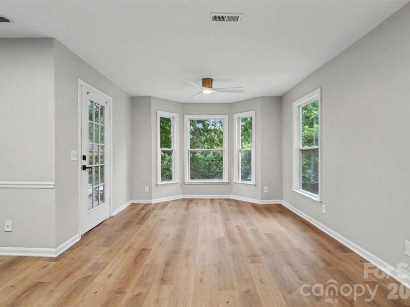6260 Rosecroft Drive, Charlotte, NC 28215.  MLS# CAR4407169, YatesRealty ID 39540. 