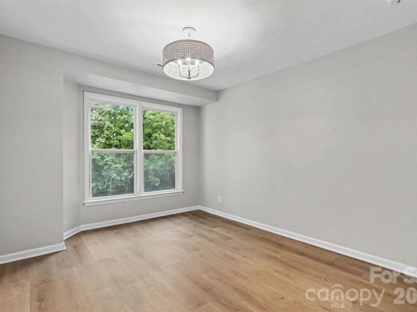6260 Rosecroft Drive, Charlotte, NC 28215.  MLS# CAR4407169, YatesRealty ID 39540. 