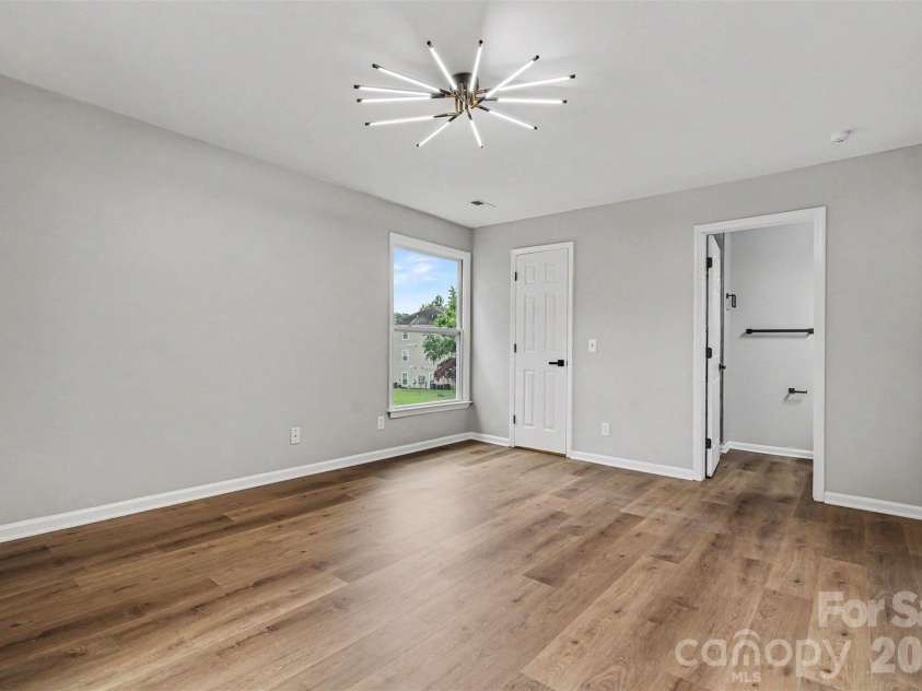 6260 Rosecroft Drive, Charlotte, NC 28215.  MLS# CAR4407169, YatesRealty ID 39540. 