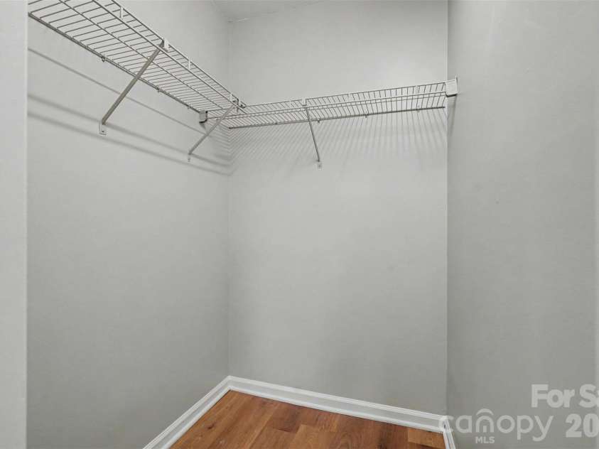 6260 Rosecroft Drive, Charlotte, NC 28215.  MLS# CAR4407169, YatesRealty ID 39540. 
