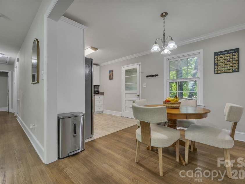 2213 Lanier Avenue, Charlotte, NC 28205.  MLS# CAR4406719, YatesRealty ID 39542. 