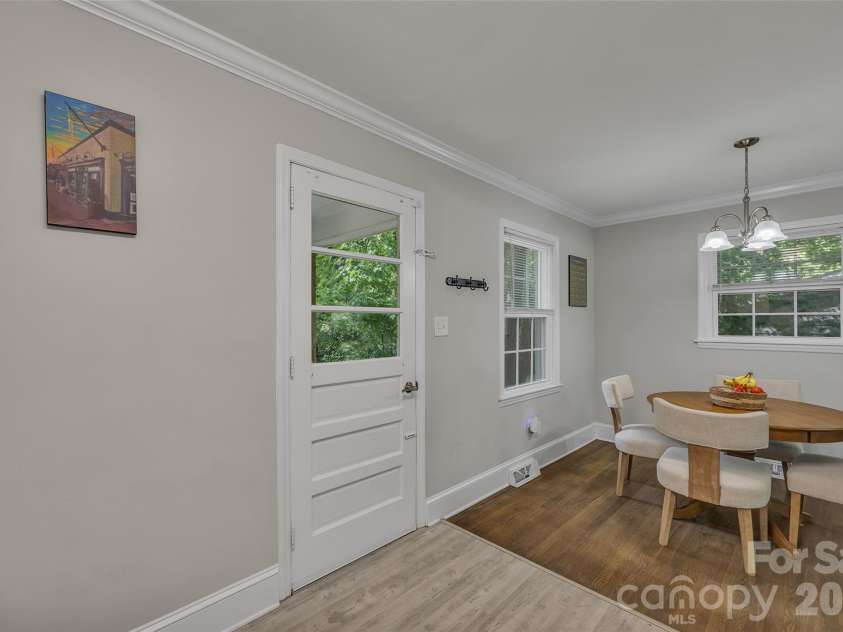 2213 Lanier Avenue, Charlotte, NC 28205.  MLS# CAR4406719, YatesRealty ID 39542. 