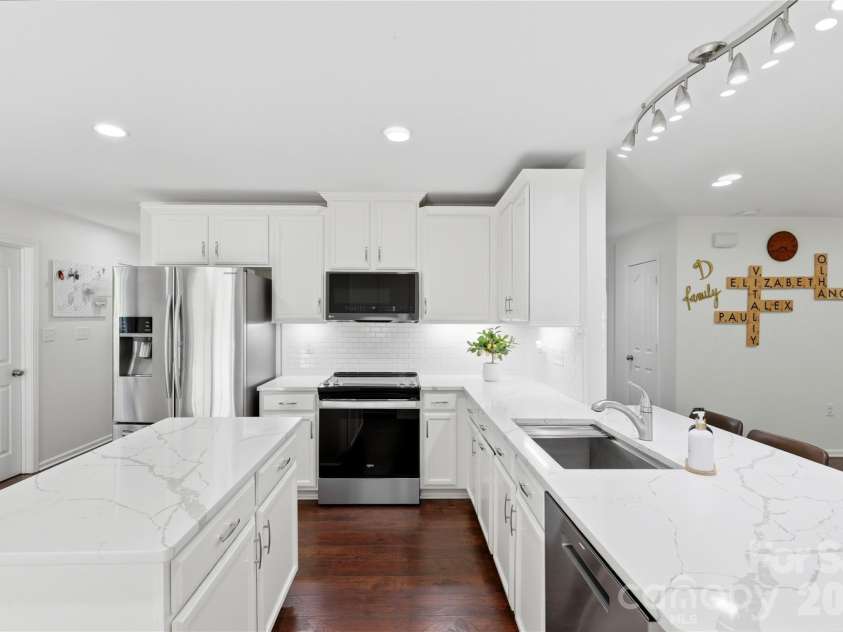 2269 Reid Pointe Avenue, Indian Land, SC 29707.  MLS# CAR4400717, YatesRealty ID 39544. Updated Kitchen