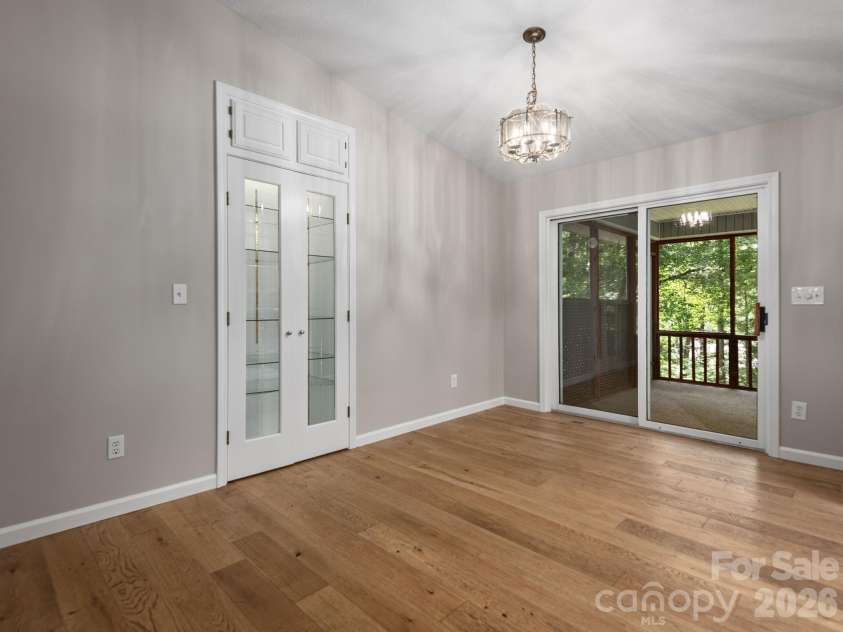 19 Loggers Run, Hendersonville, NC 28739.  MLS# CAR4402682, YatesRealty ID 39545. 
